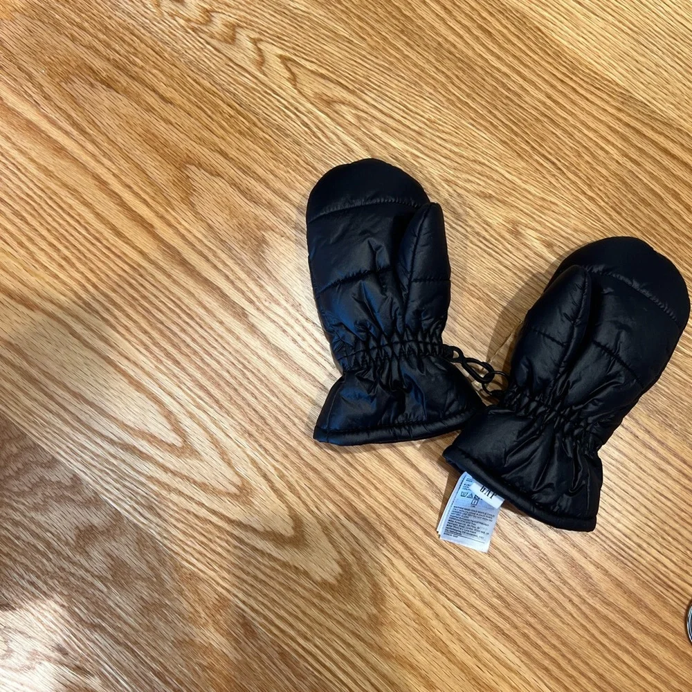 Baby gap black gloves size medium